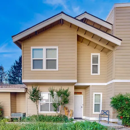 Villa Creekside & Cozy